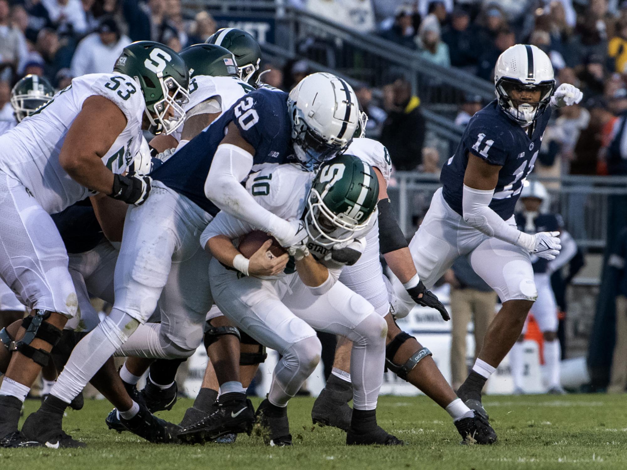 Adisa Isaac sacks quarterback