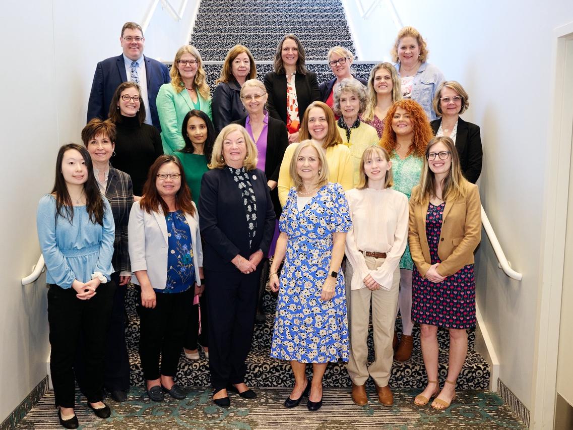 Dean Laurie Badzek, CGNE faculty, student GERO scholars, and leadership team. 