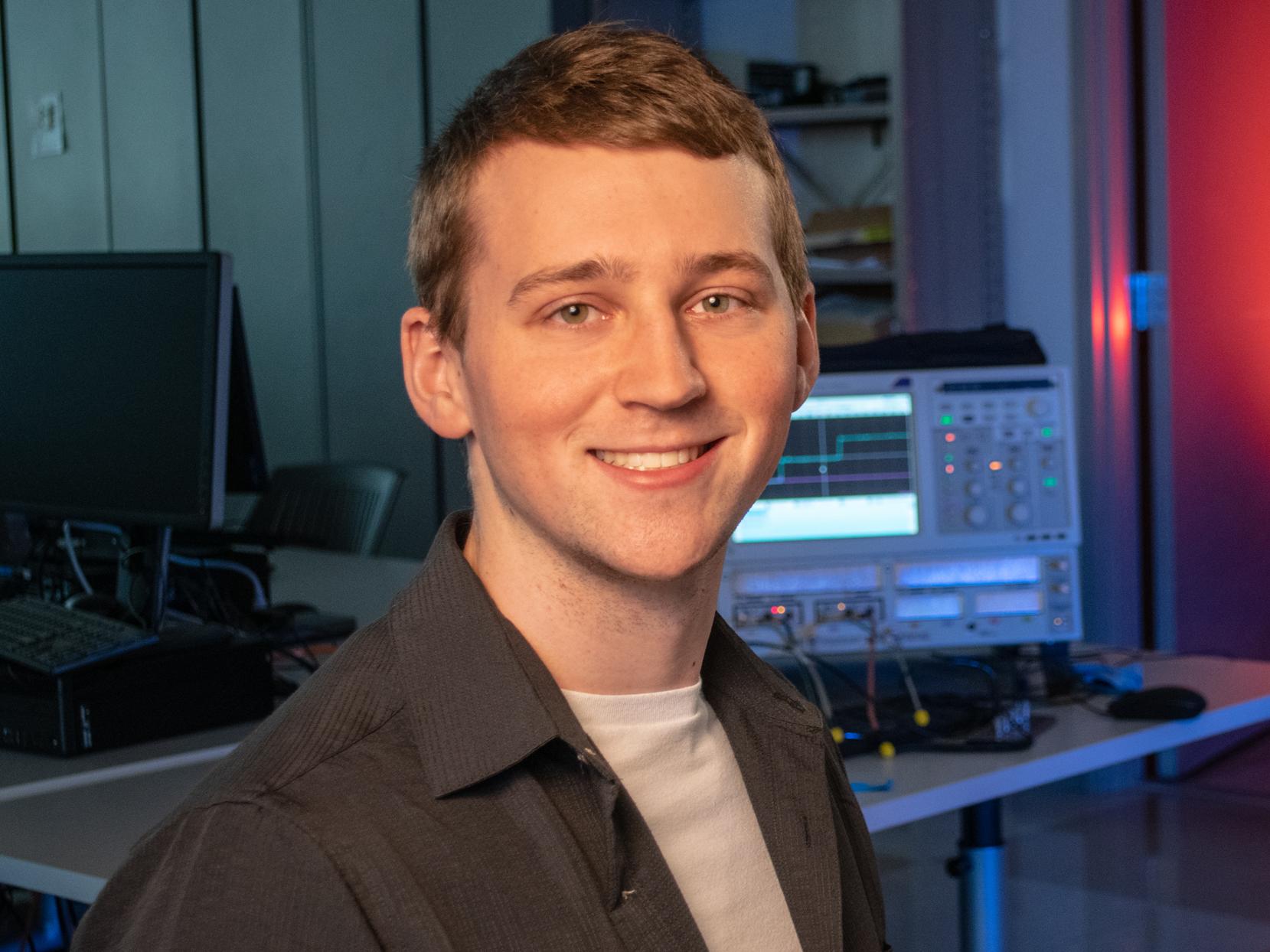 Headshot photo of Aaron Olsen