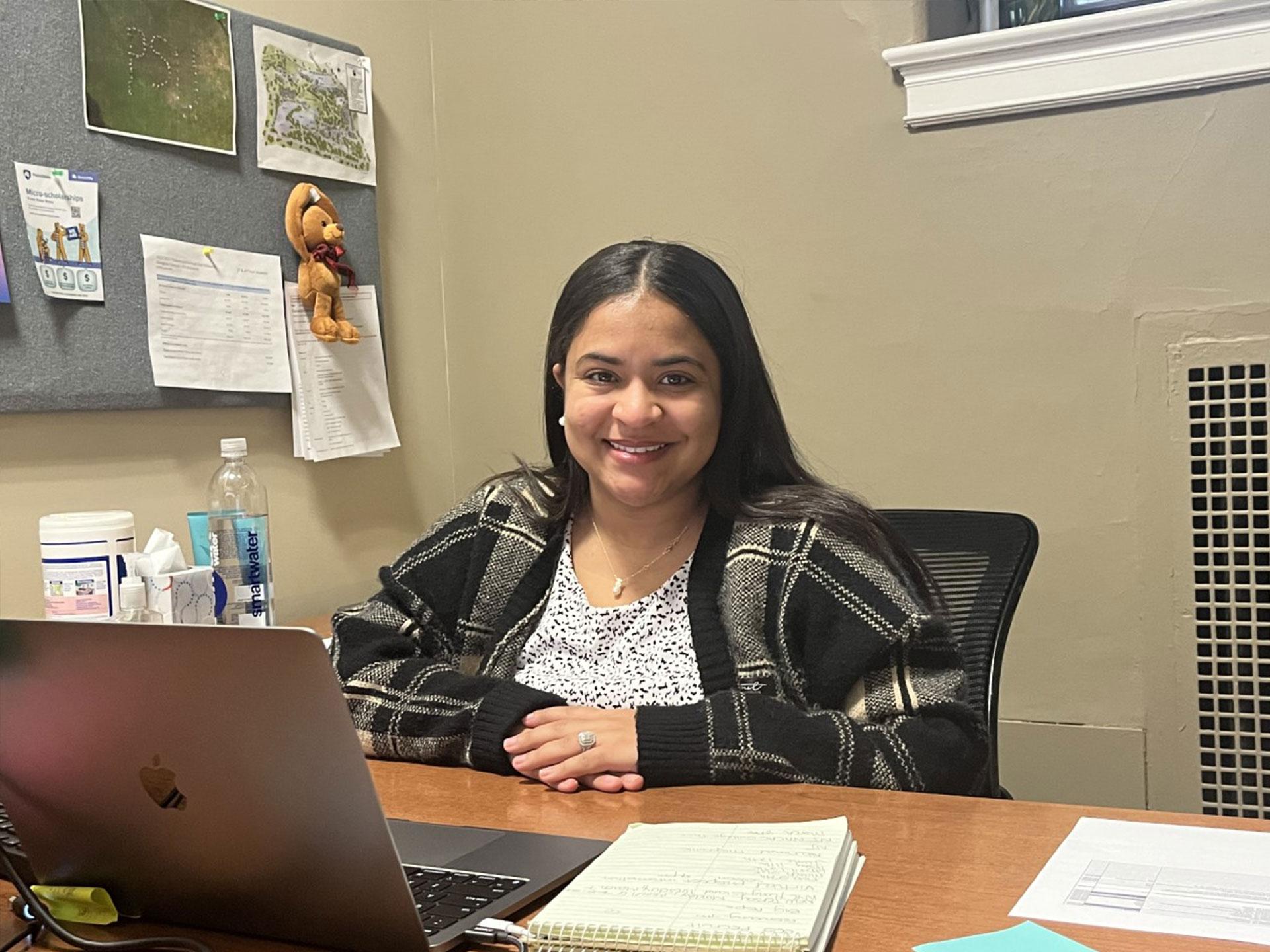 Alumna comes 'home' as Abington's first Spanish-speaking admissions  counselor | Penn State University