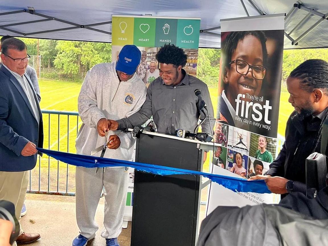 westinghouse-ribbon-cutting