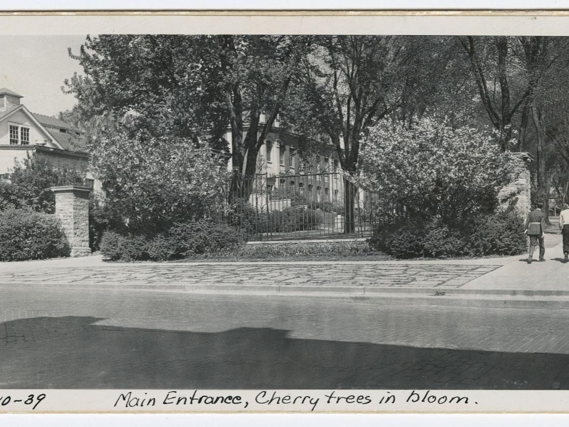 A picture of the main entrance to Penn State in 1939