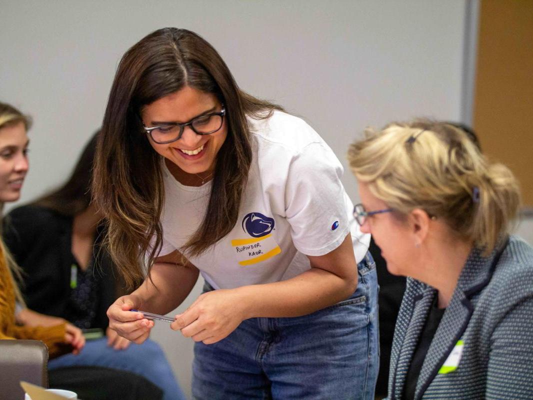 Students and faculty interact during the podium session at the Biology and Ecology Student Research Showcase on Nov. 1, 2024.