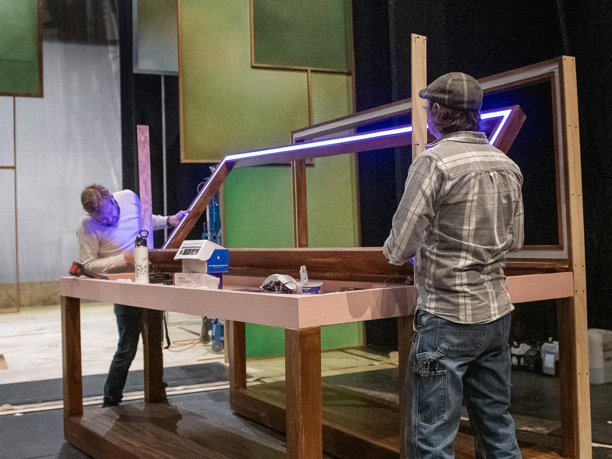 crew building set
