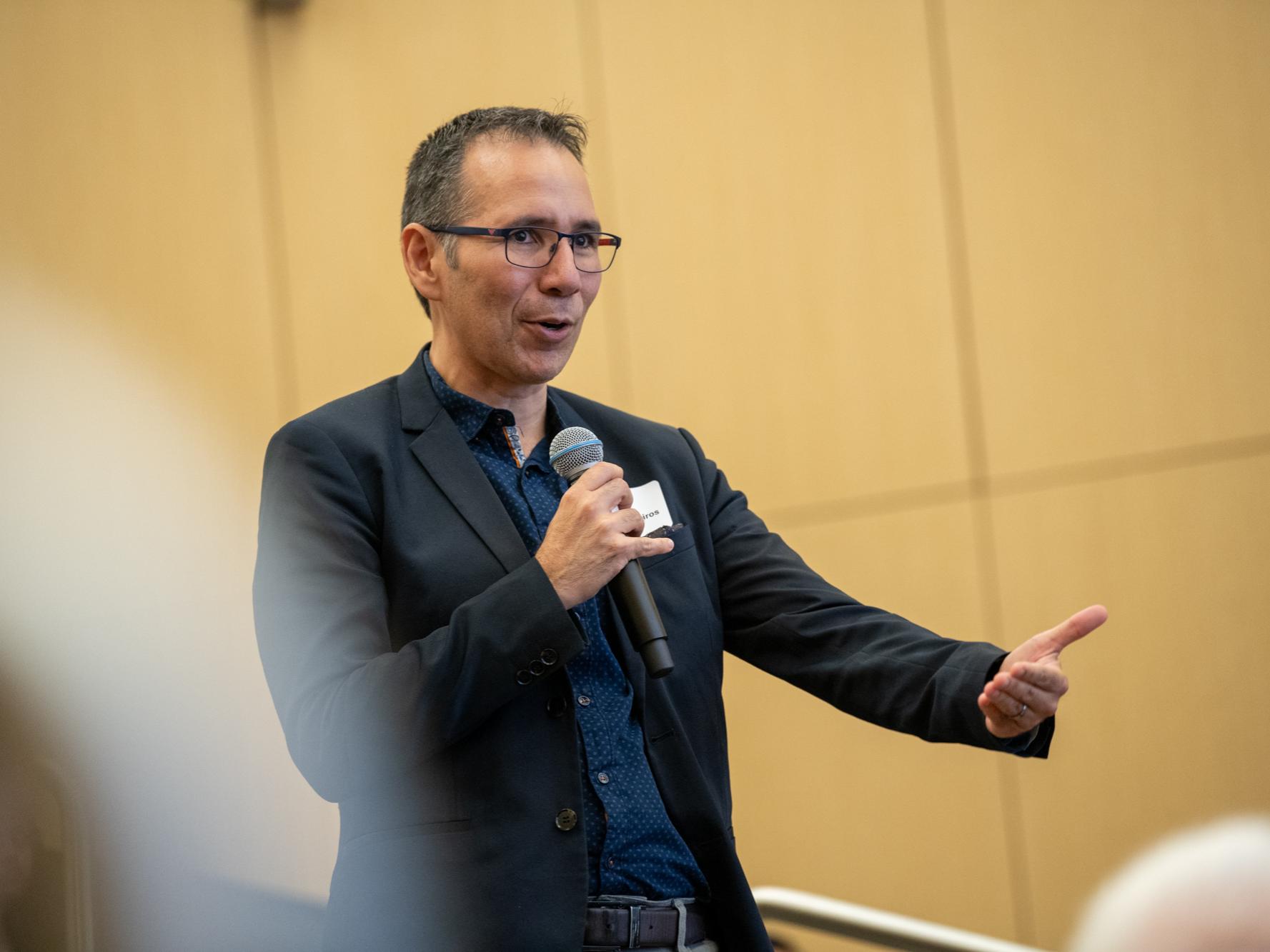 Physics professor Luiz de Viveiros spoke at the college's “Celebrating Penn State’s Milestones in Physics” event on Sept. 5.