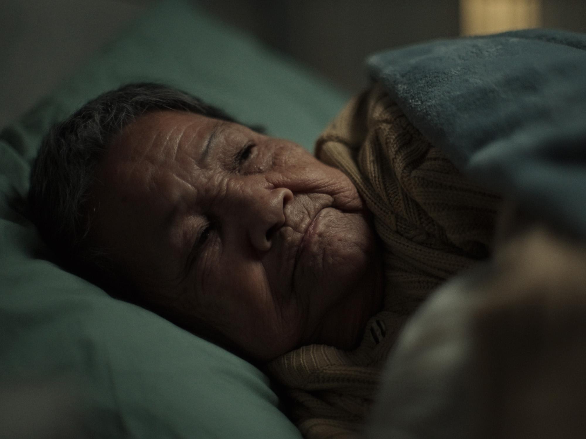 Night waking impacts cognitive performance regardless of sleep duration