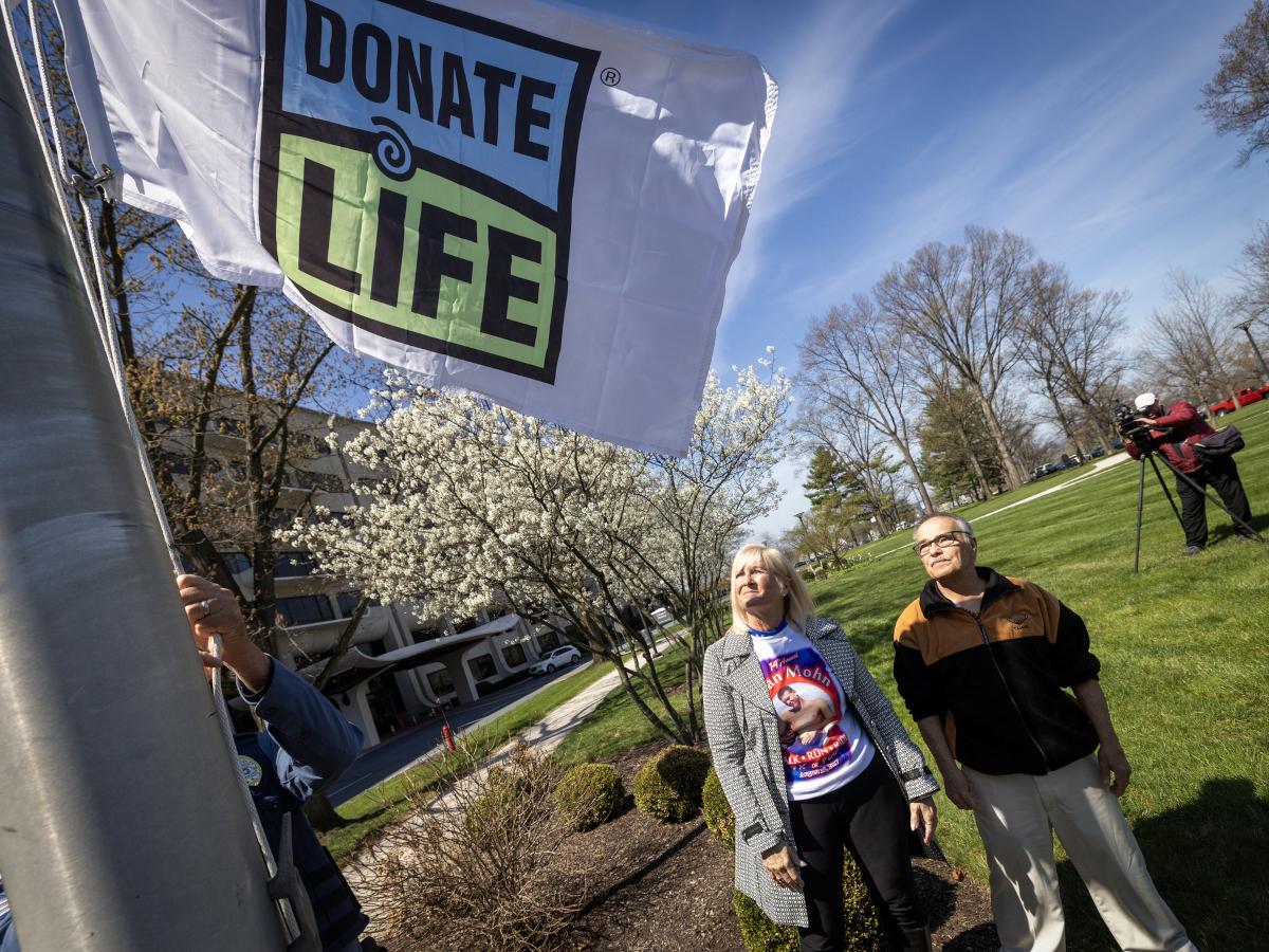  Flag-raising ceremonies honor the impact of lifesaving organ donations 