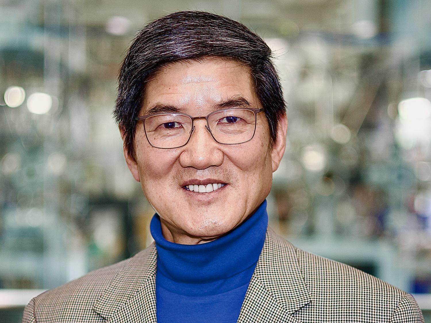 Long-Qing Chen