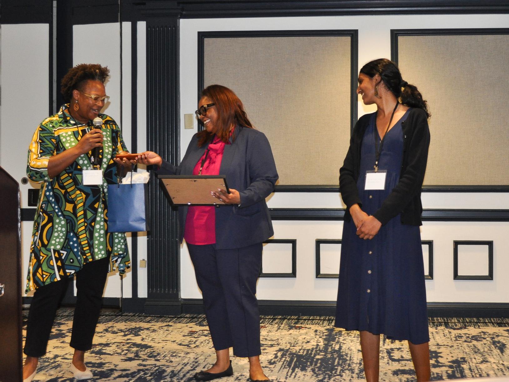  Community-engaged research group hosts summer institute for faculty, students  