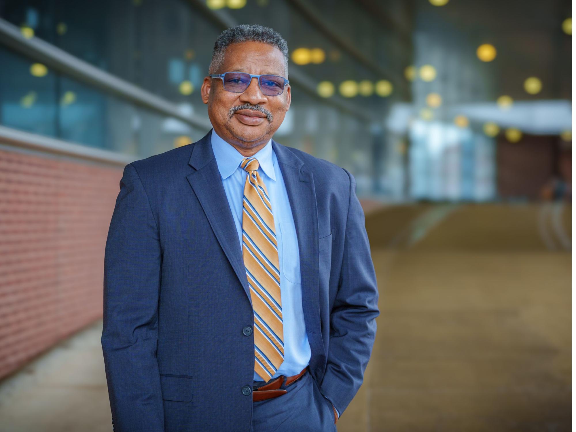 Roderick Lee receives Sloan Higher Education Professional of the Year Award
