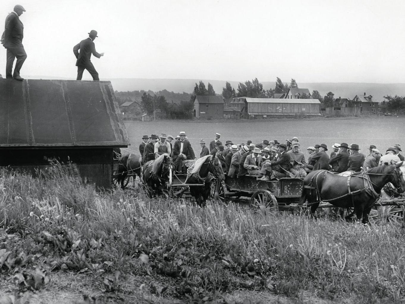 Photo of early extension course.