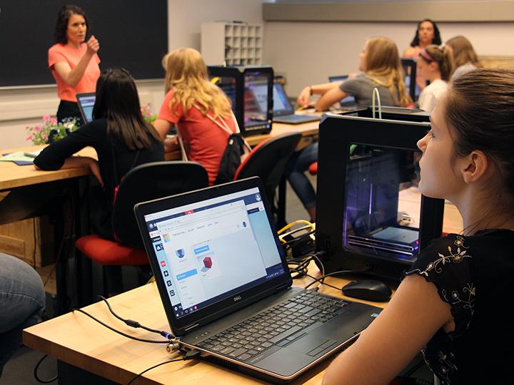 Marietta Scanlon presents to students about additive manufacturing