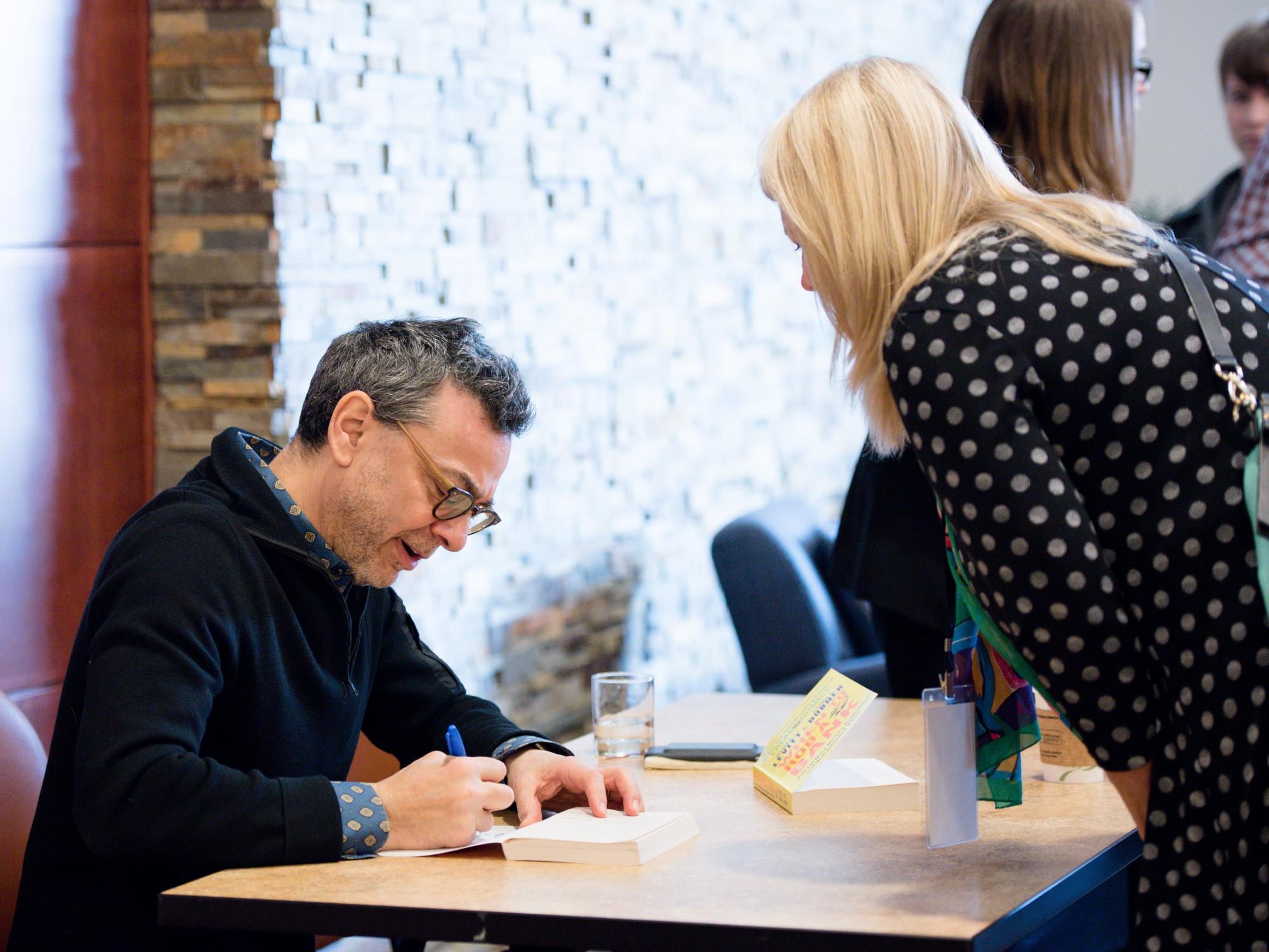 Dubner signs book