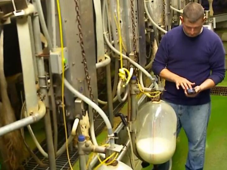Dairy owner Mike Yoder uses DairyCents app