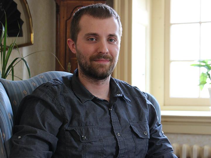 Steven Stamm, a junior Mechanical Engineering major, will conduct research to analyze how to make aircraft more efficient through longitudinal grooves.