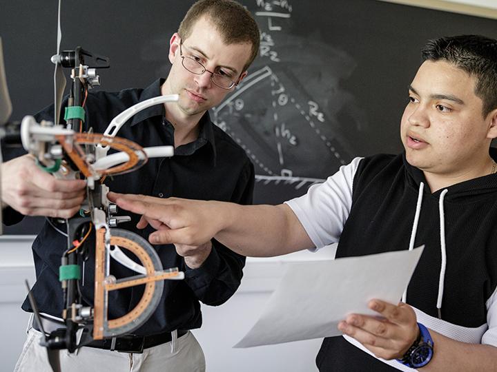 students in engineering lab