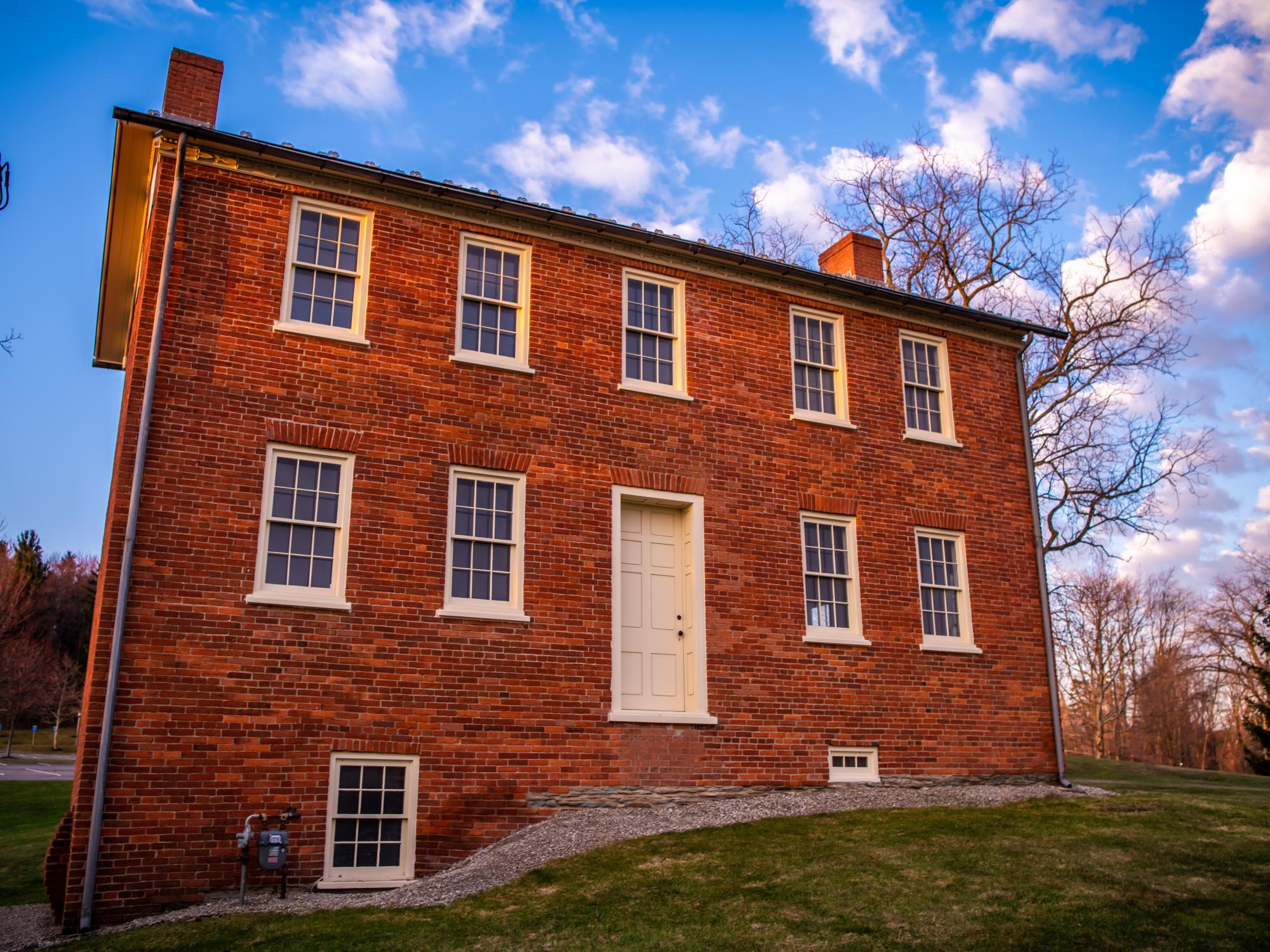 The exterior of the Federal House at Penn State Behrend
