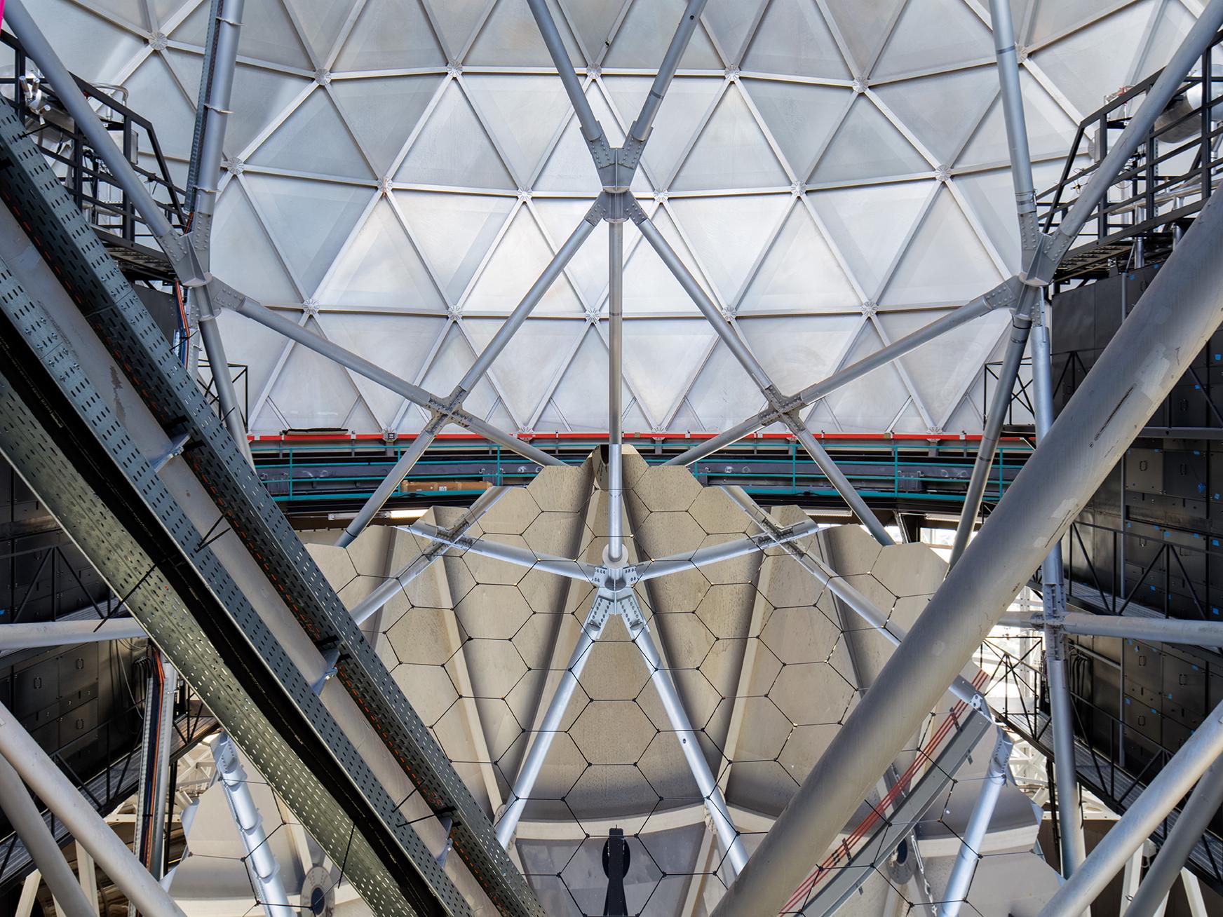 Hobby-Eberly telescope mirror flanked by VIRUS spectrographs