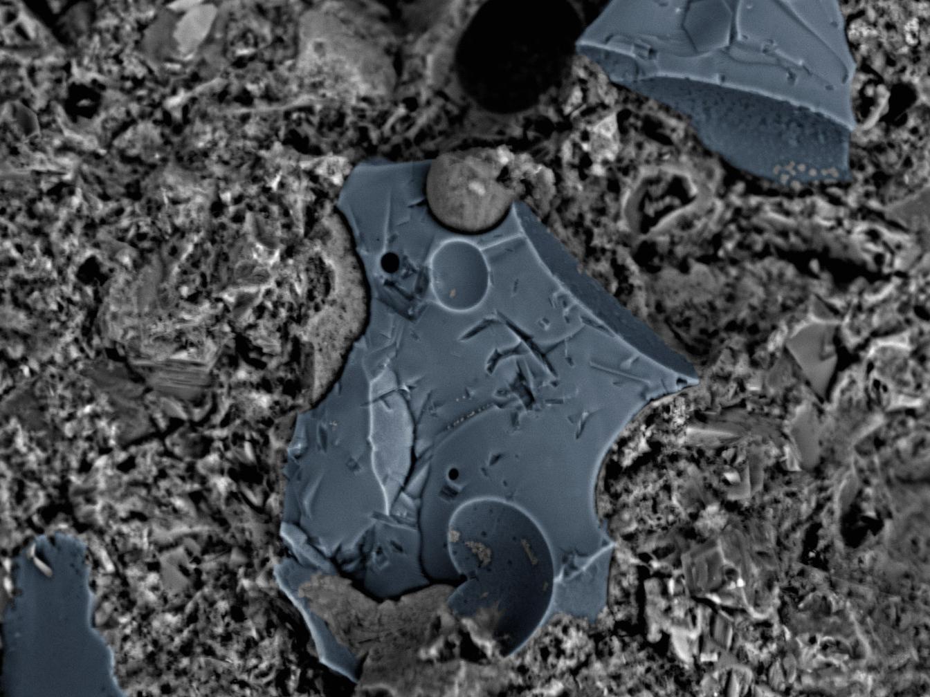 electron microscope image of concrete