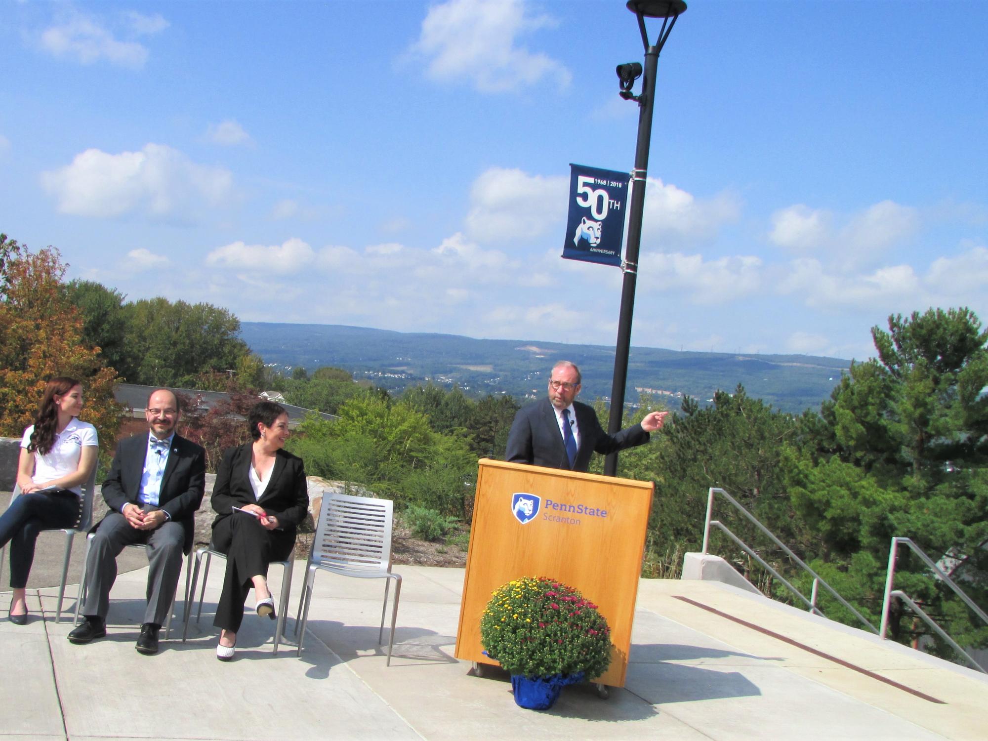 Bill Scranton addresses the crowd