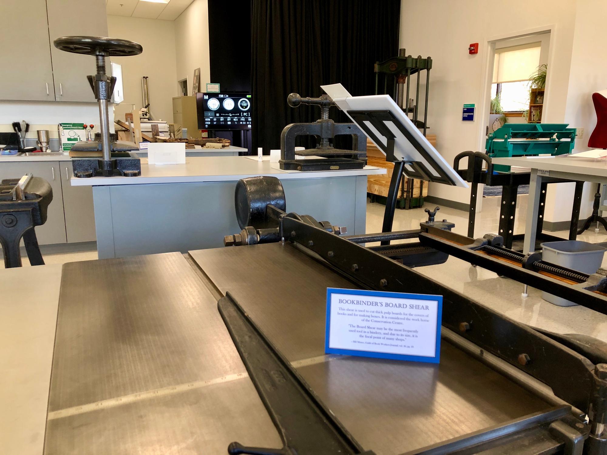 bookbinder board and sheer press