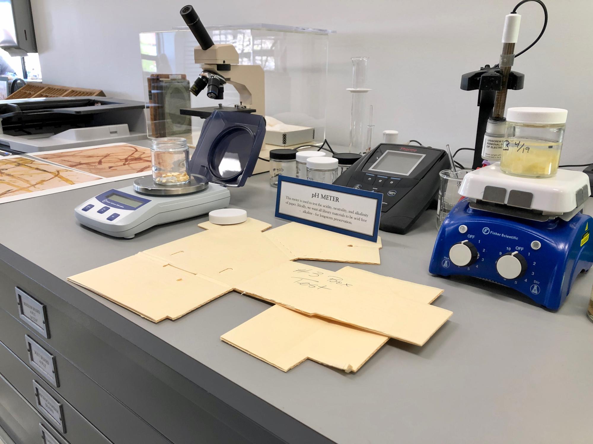 pH meter and chemistry display