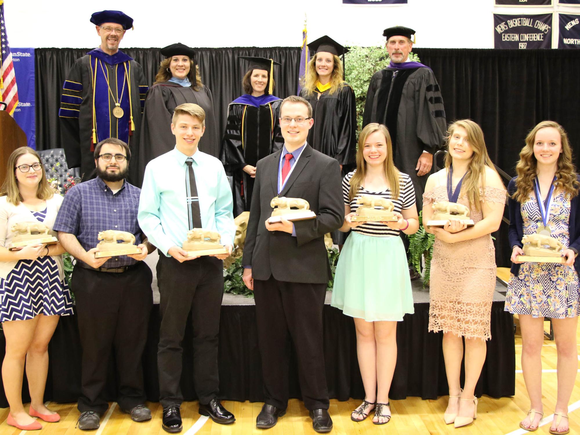 Student recipients of Scholar's Lion Award