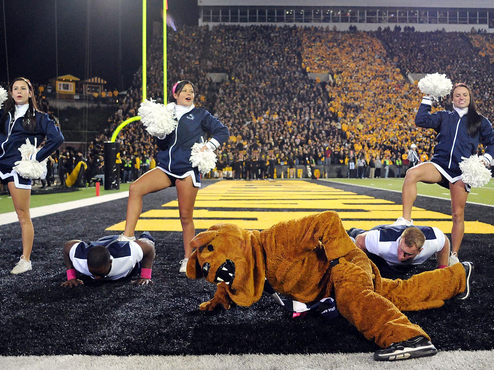 Penn State-Iowa alumni mixer (game photo) image