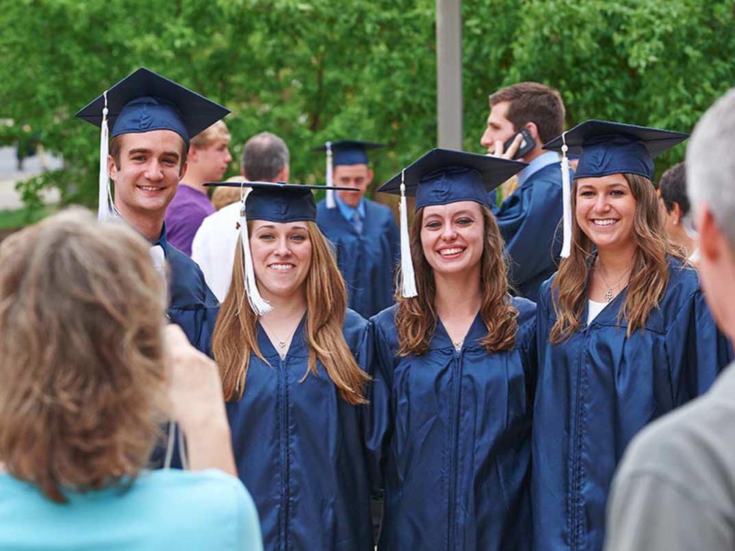 Schreyer Honors College seniors pose for photo