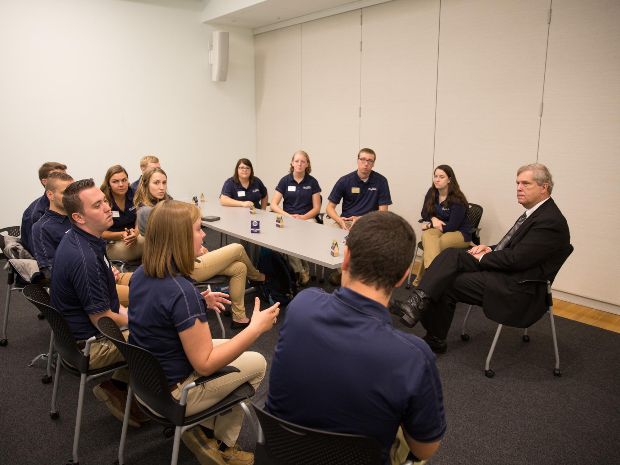 WH Rural Forum - Vilsack and students