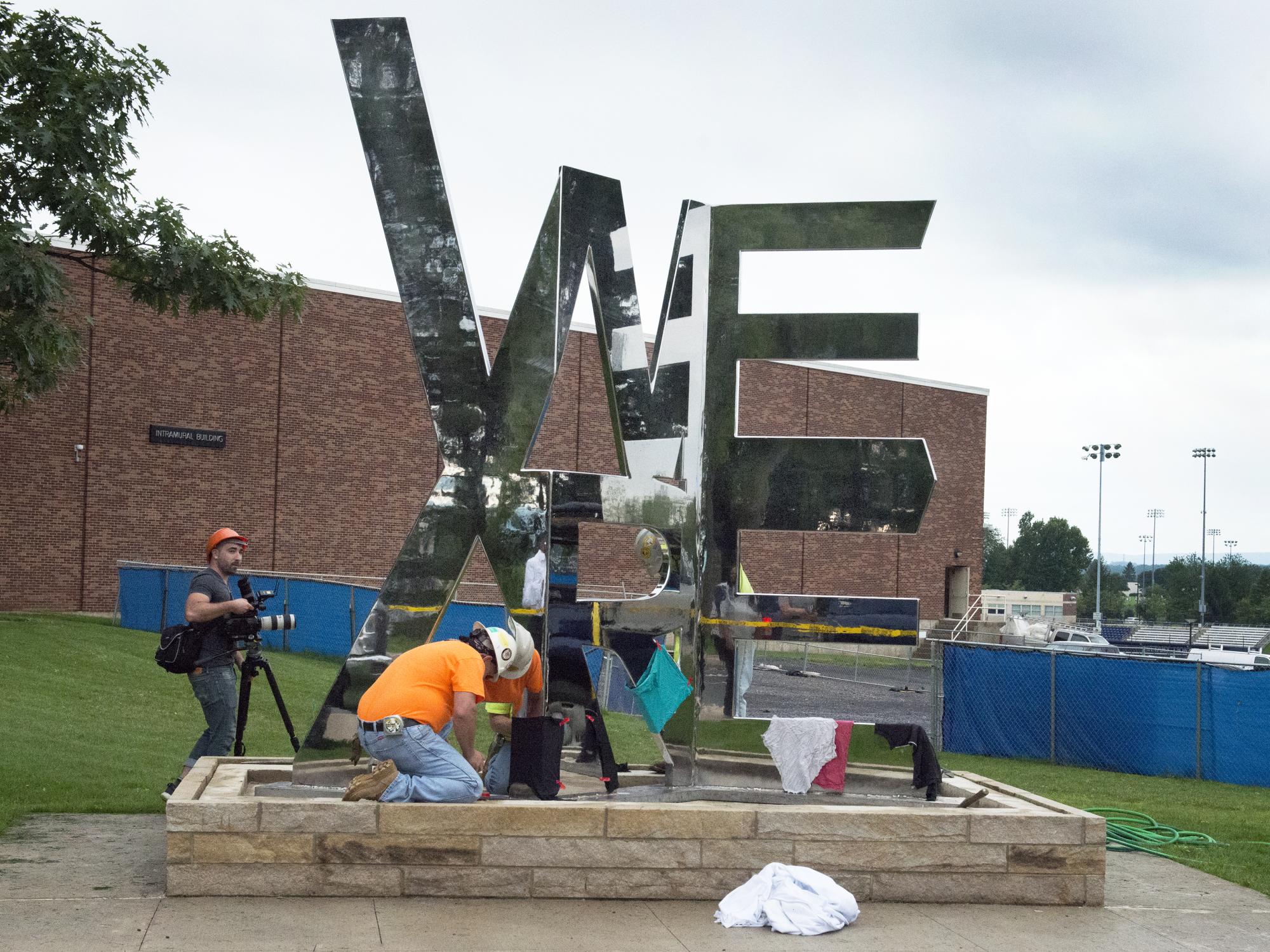 WE ARE Sculpture-630-15-106