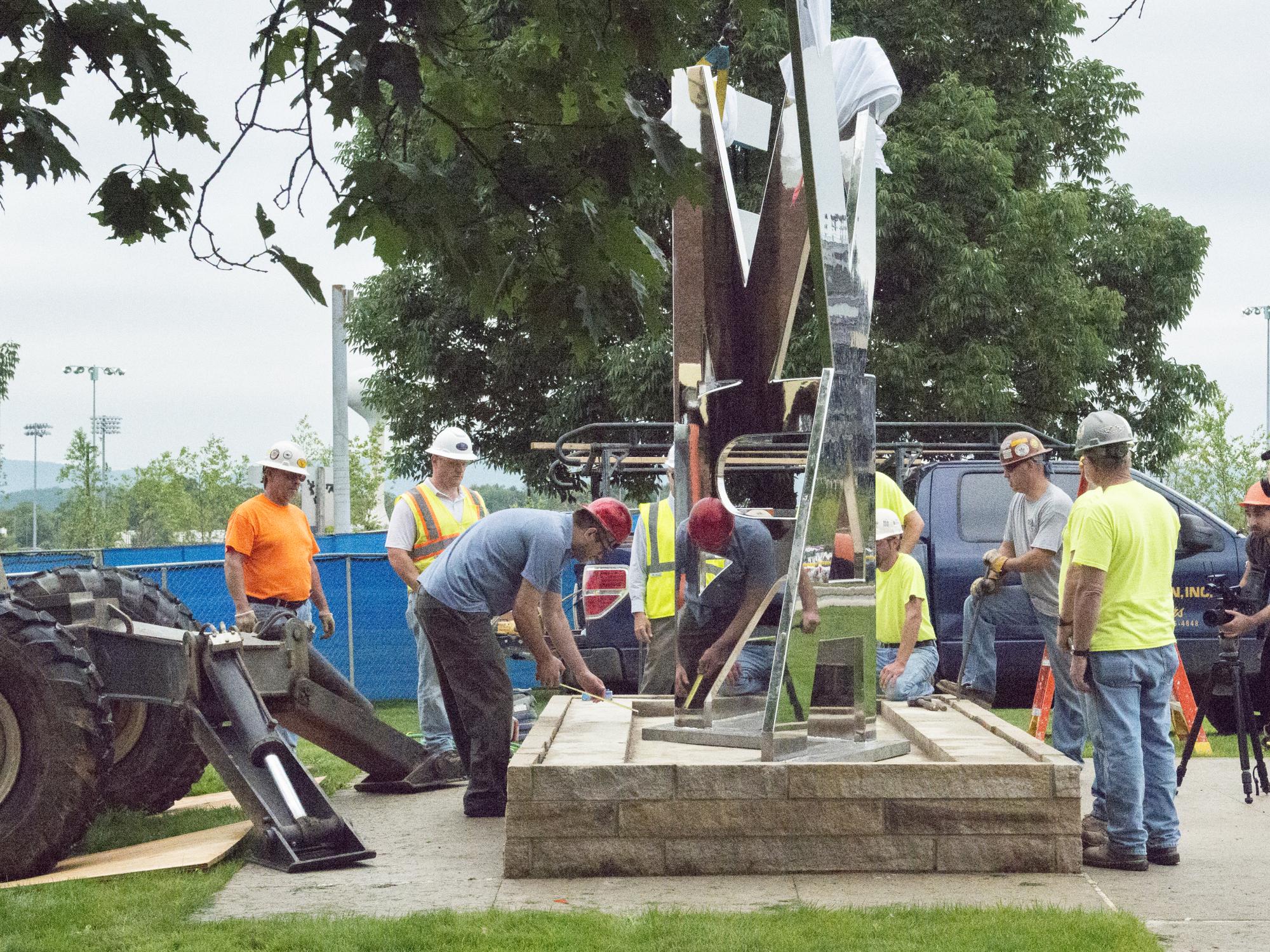 WE ARE Sculpture-630-15-103
