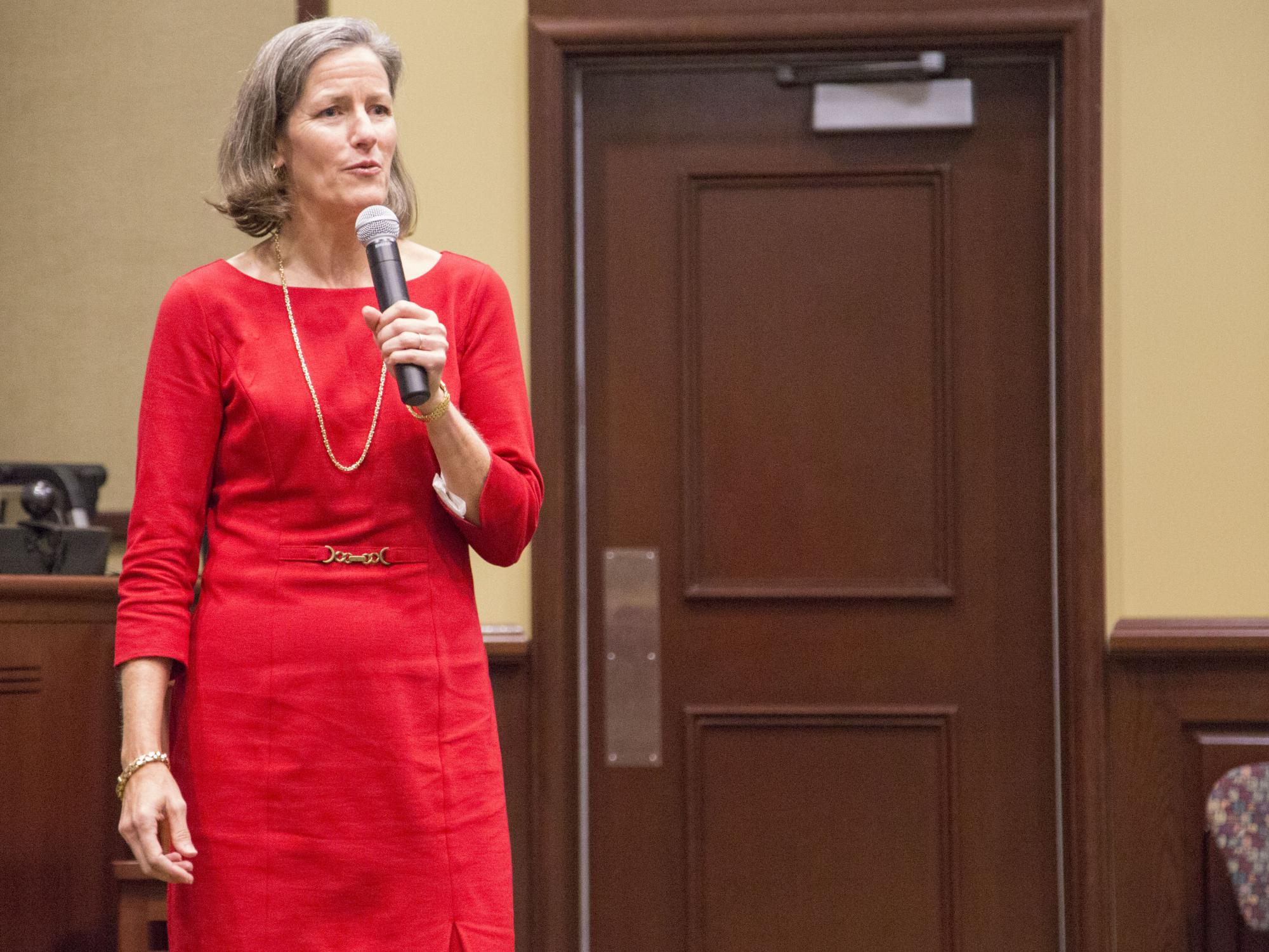 Binney Wietlisbach, a 1985 psychology alumna, hosted the panel.