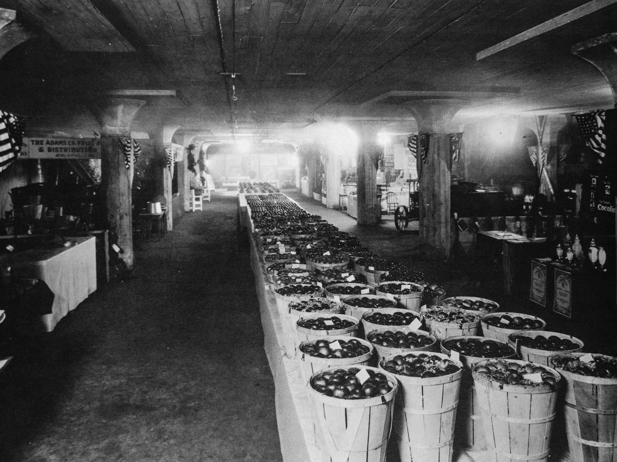 1926 PA Farm Show apple exhibit