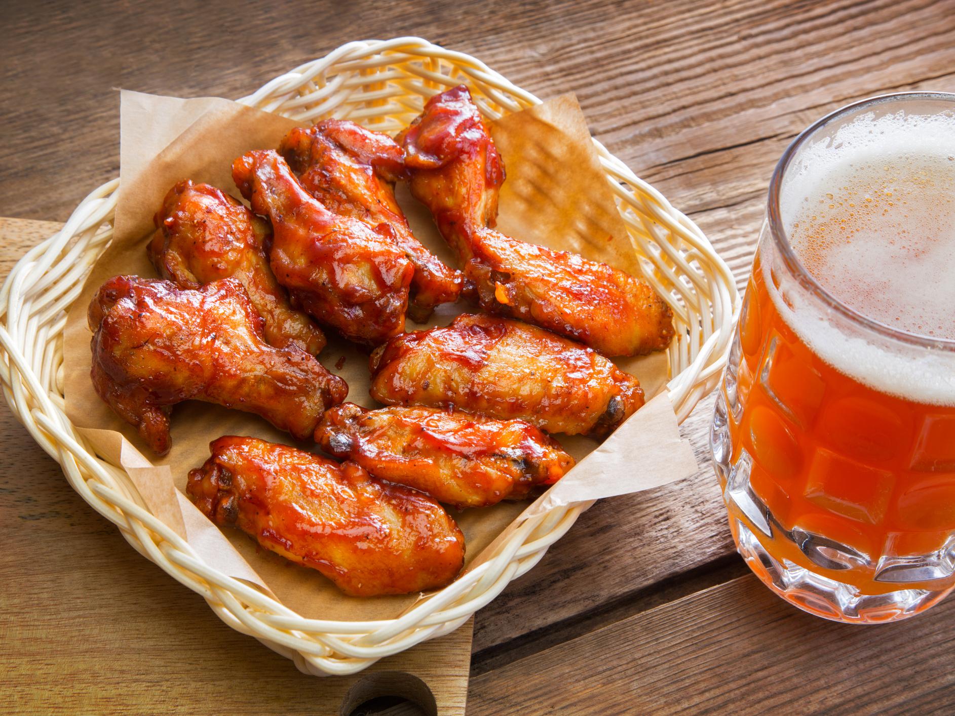 hot wings and beer