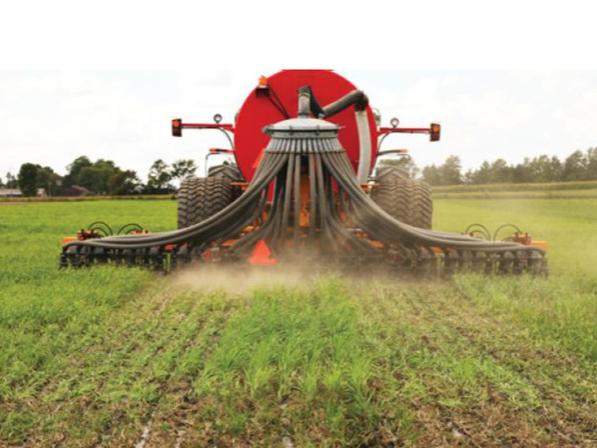 machine injecting manure