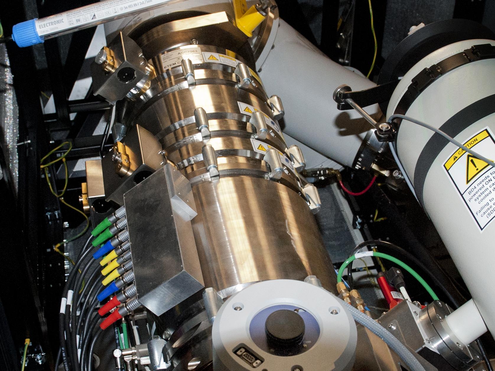 Titan microscope installation at Penn State March 2013