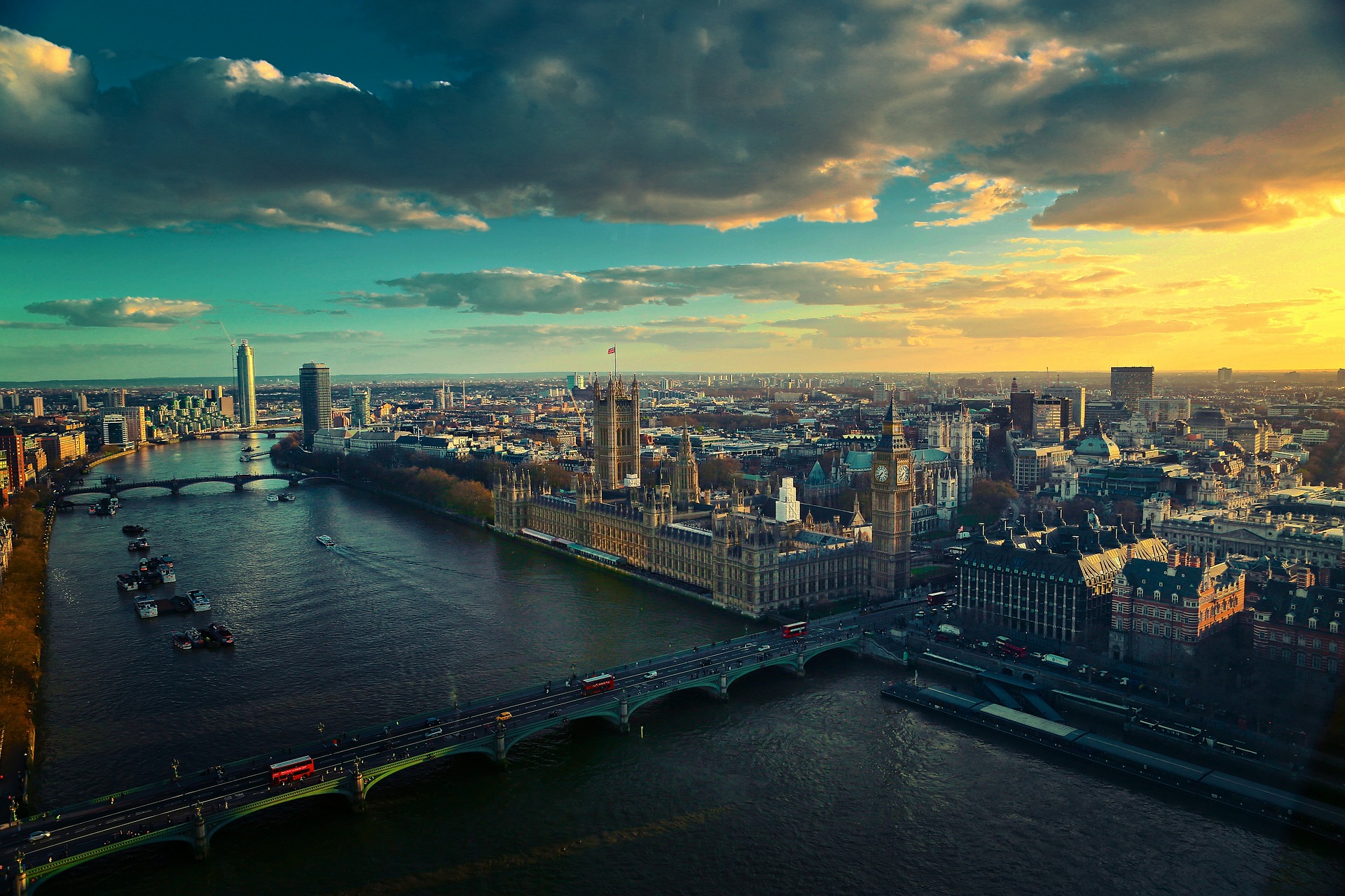 Aerial photograph of London and Thames at twilight